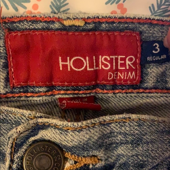 Low-Rise Denim Shorts - Picture 4 of 4